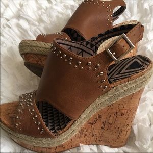 Jessica Simpson wedges